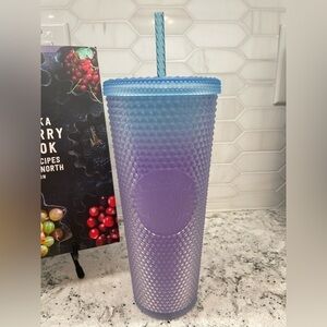 Periwinkle Gradient Bling Cold Cup. Brand new. NWT. Gorgeous, classy!